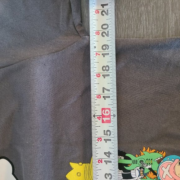 One Piece Mens T Shirt Chibi Strawhat Crew Under Skull Logo Small NWT - Picture 6 of 7
